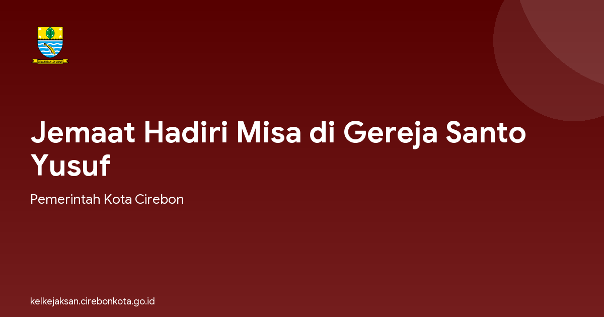 Jemaat Hadiri Misa di Gereja Santo Yusuf